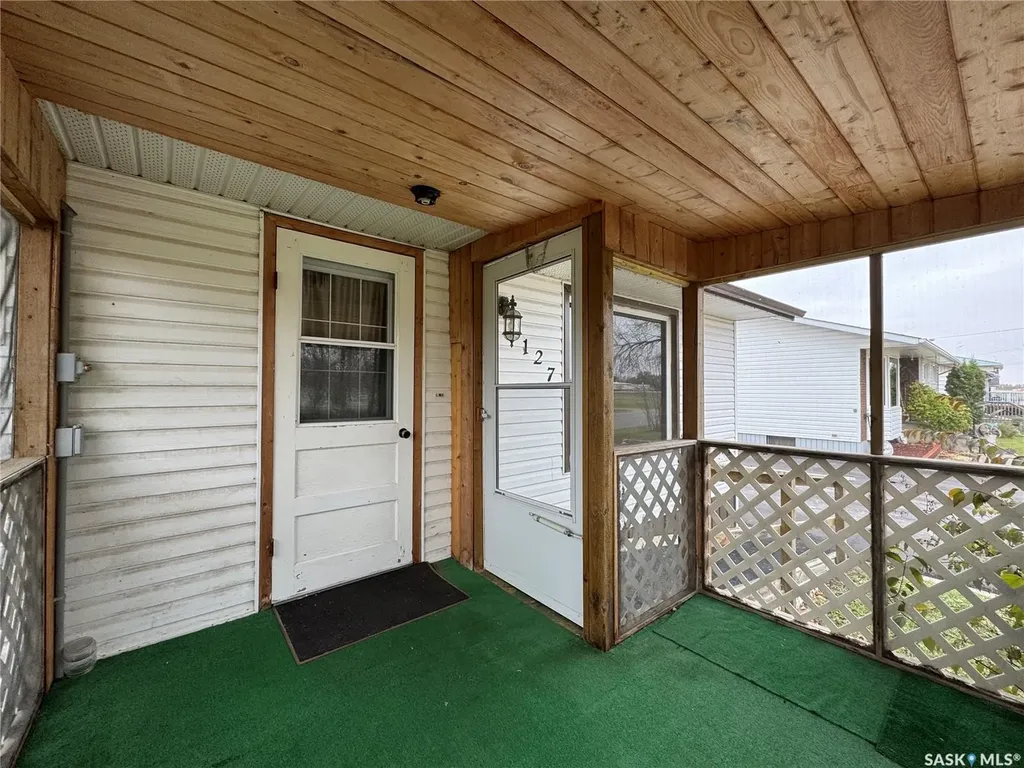 127 Broadway Street Foam Lake SK S0A 1A0