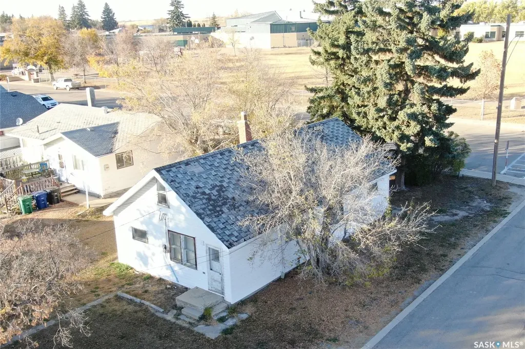 220 6th Avenue E Biggar SK S0K 0M0