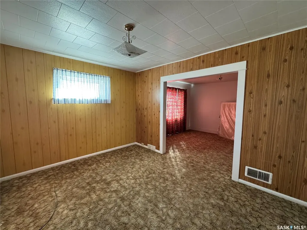 220 6th Avenue E Biggar SK S0K 0M0