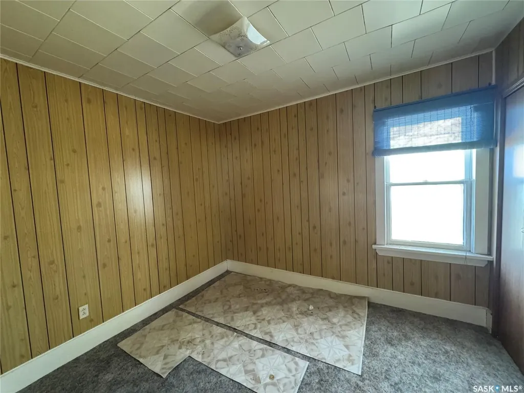 220 6th Avenue E Biggar SK S0K 0M0