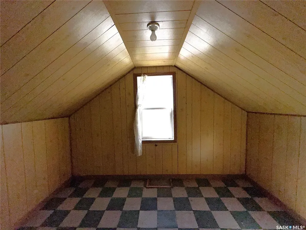 220 6th Avenue E Biggar SK S0K 0M0