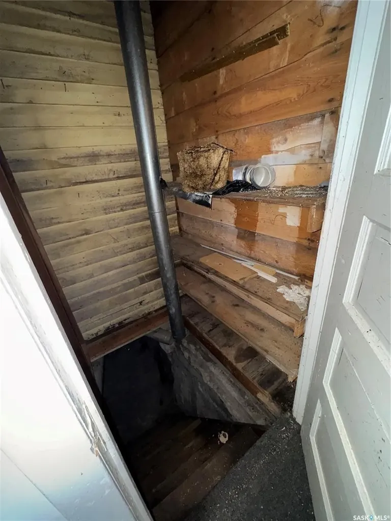 220 6th Avenue E Biggar SK S0K 0M0