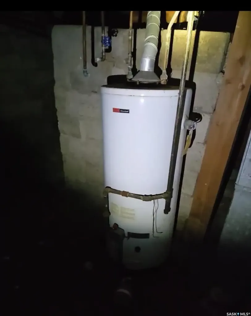 220 6th Avenue E Biggar SK S0K 0M0