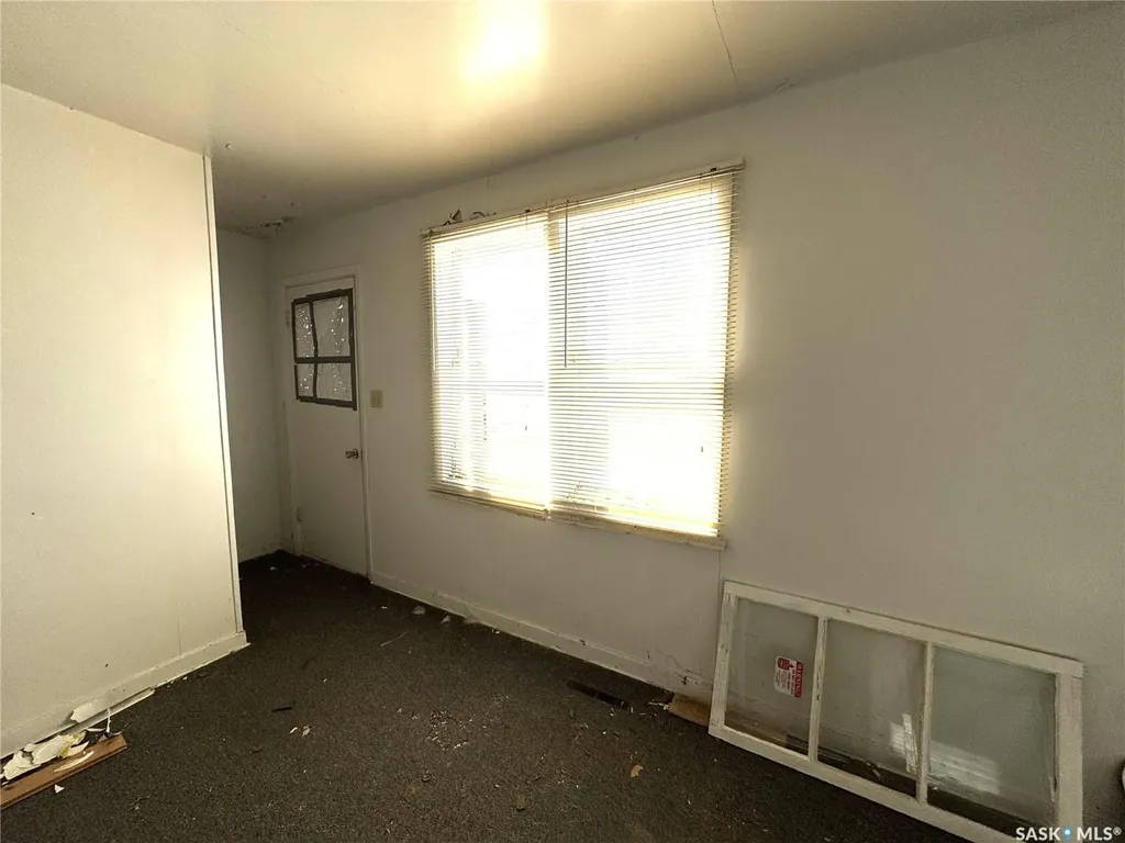 220 6th Avenue E Biggar SK S0K 0M0