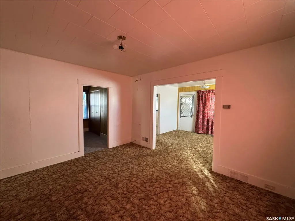 220 6th Avenue E Biggar SK S0K 0M0