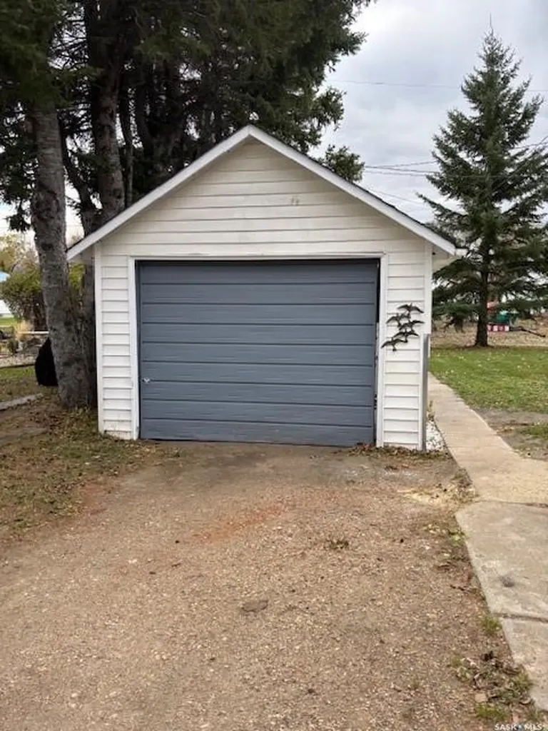 224 3rd Avenue W Canora SK S0A 0L0