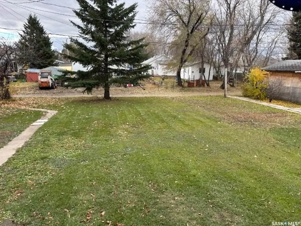 224 3rd Avenue W Canora SK S0A 0L0