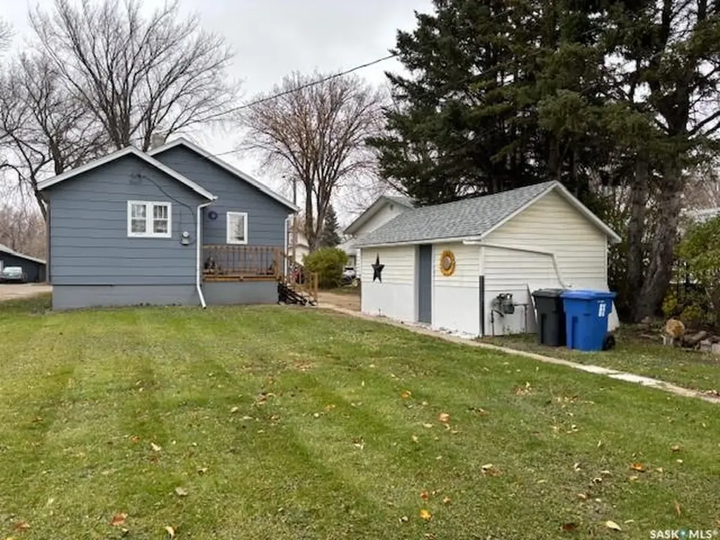 224 3rd Avenue W Canora SK S0A 0L0