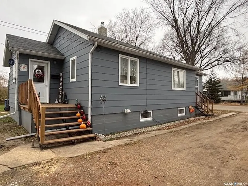 224 3rd Avenue W Canora SK S0A 0L0
