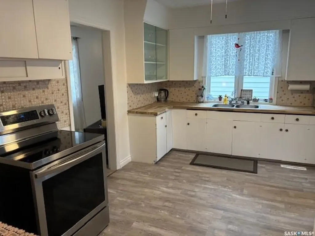 224 3rd Avenue W Canora SK S0A 0L0