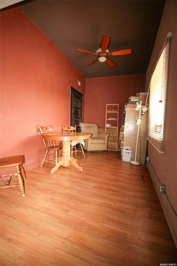 104 Maple Avenue S Eastend SK S0N 0T0