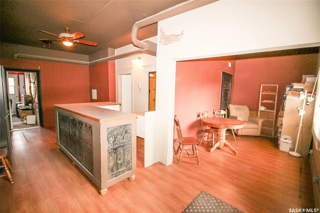 104 Maple Avenue S Eastend SK S0N 0T0