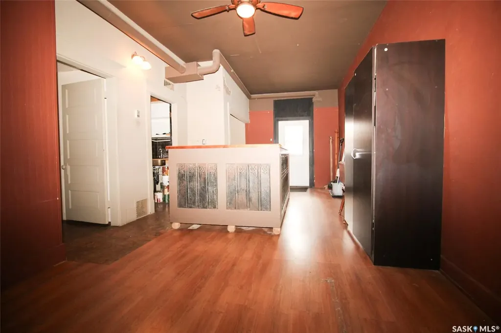 104 Maple Avenue S Eastend SK S0N 0T0