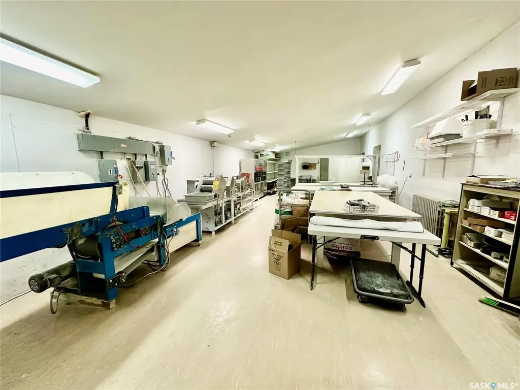 221 D Avenue S Saskatoon SK S7M 1P8