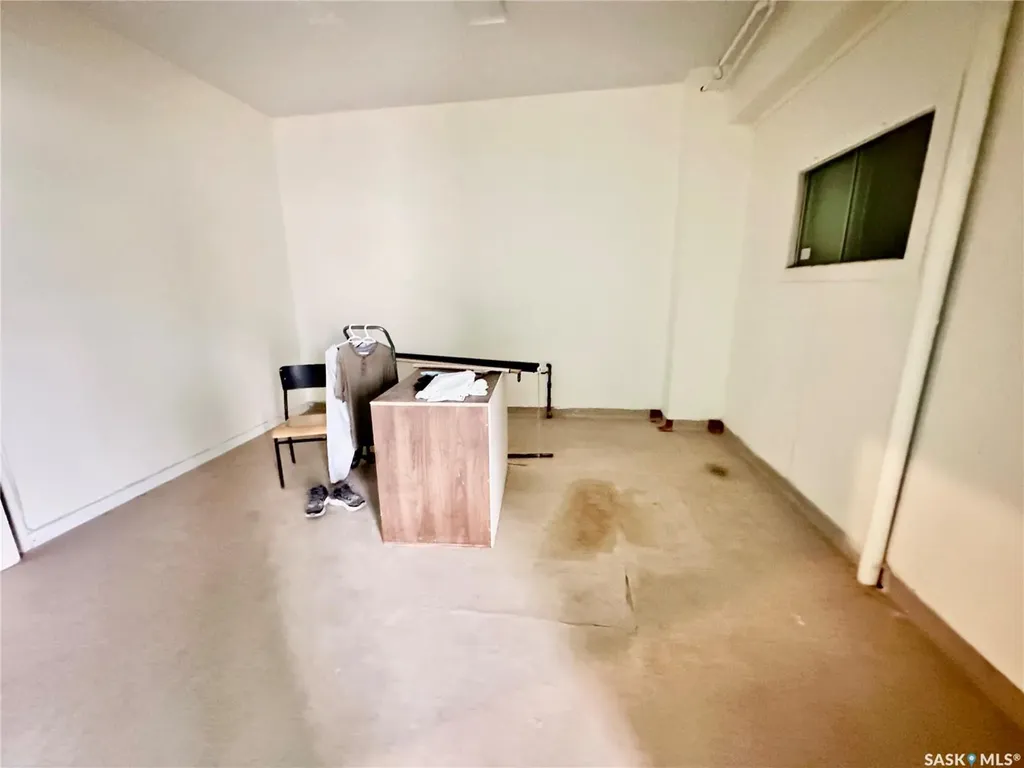 221 D Avenue S Saskatoon SK S7M 1P8