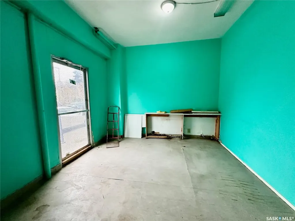 221 D Avenue S Saskatoon SK S7M 1P8