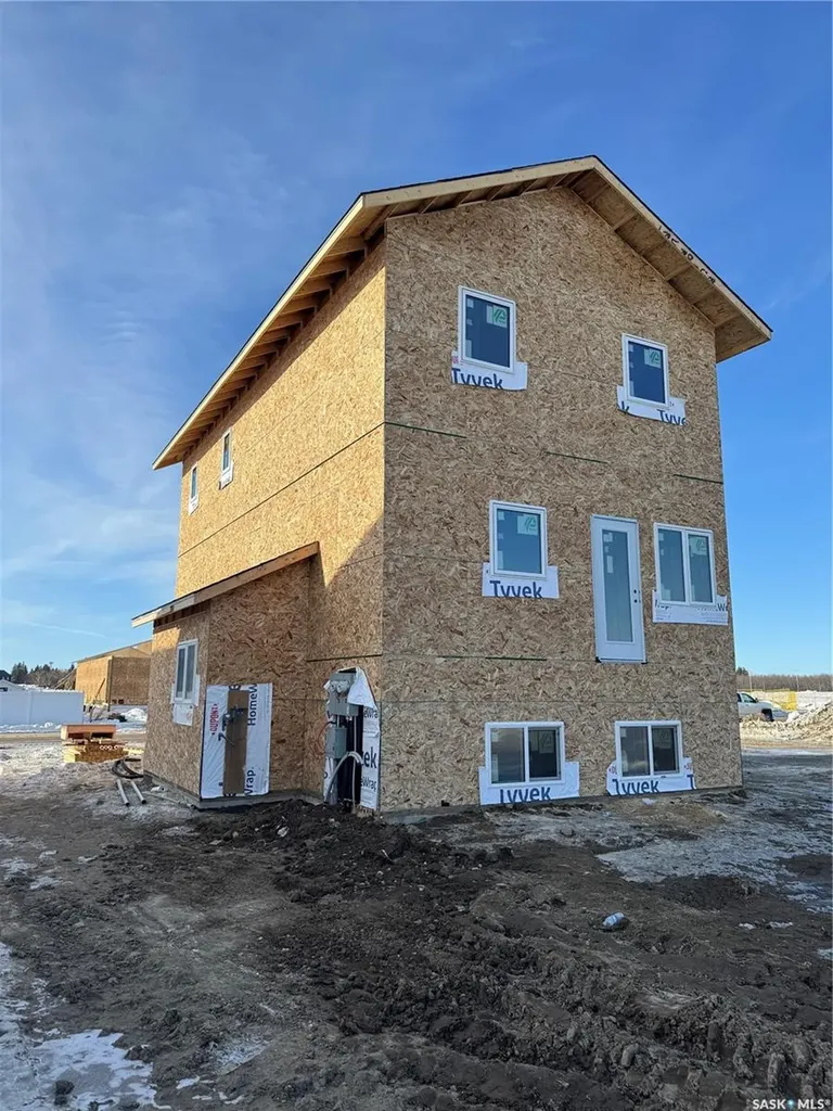 13 Clement Road Lanigan SK S0K 2M0