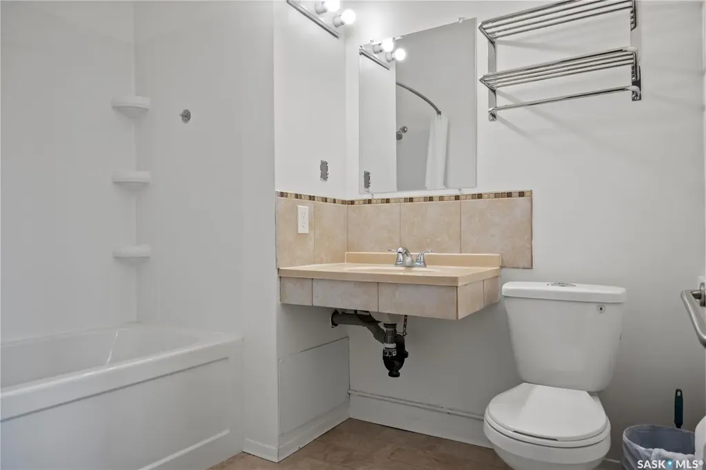 401 1st Street Montmartre SK S0G 3M0