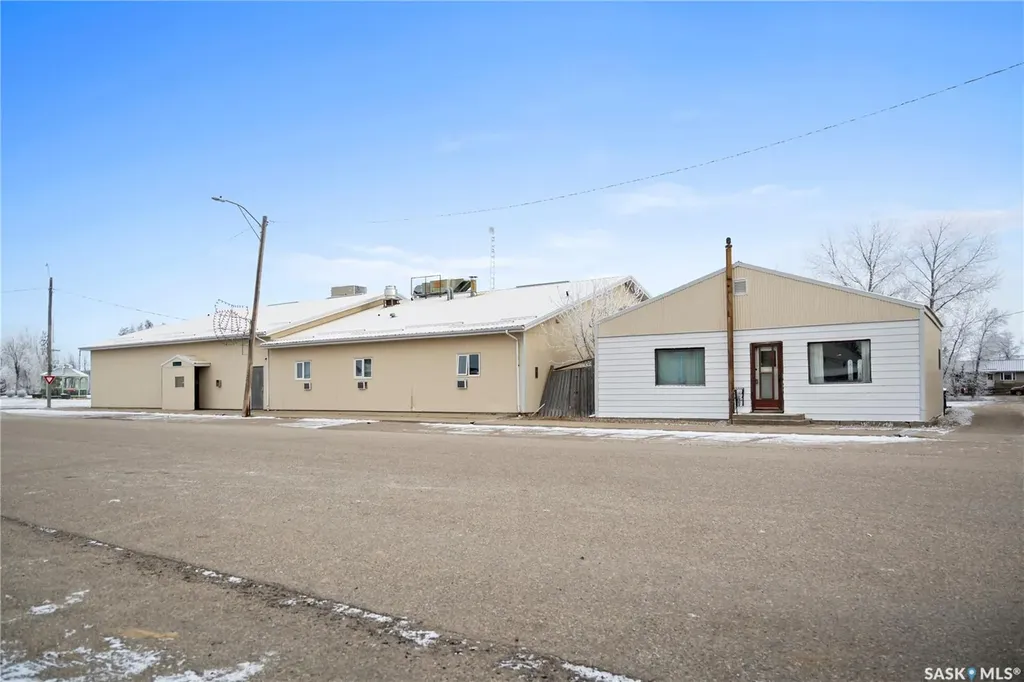 401 1st Street Montmartre SK S0G 3M0