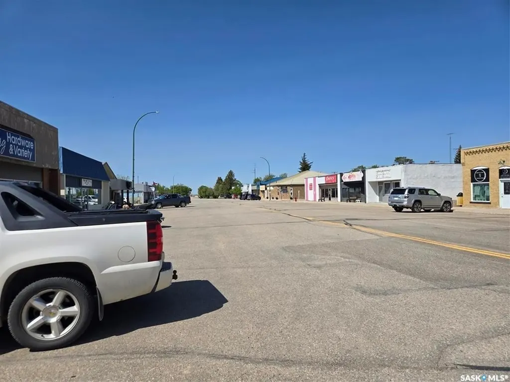 123 Mountain Street Strasbourg SK S0G 4V0