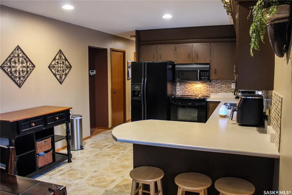 117 Saskatchewan Crescent Kinistino SK S0J 0A6