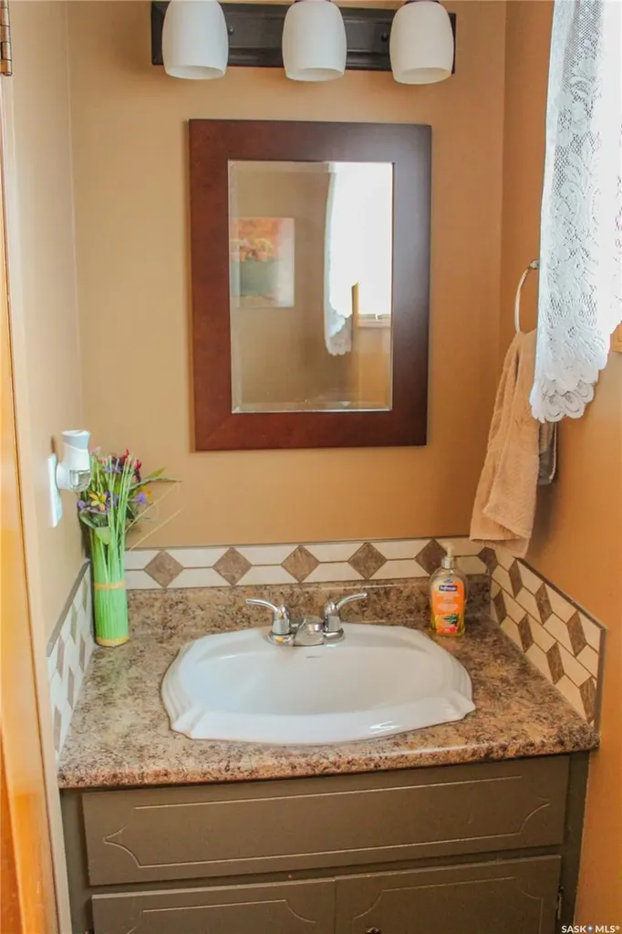 117 Saskatchewan Crescent Kinistino SK S0J 0A6