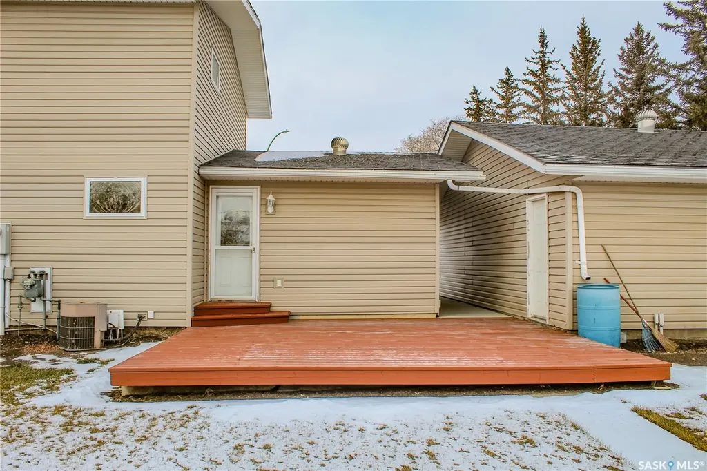 117 Saskatchewan Crescent Kinistino SK S0J 0A6