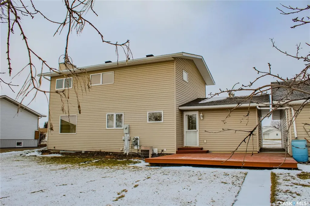 117 Saskatchewan Crescent Kinistino SK S0J 0A6