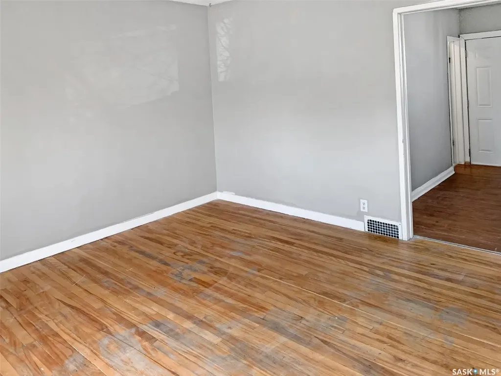 301 Cheadle Street E Swift Current SK S9H 1G5
