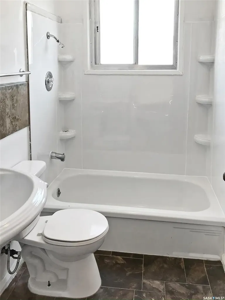 301 Cheadle Street E Swift Current SK S9H 1G5
