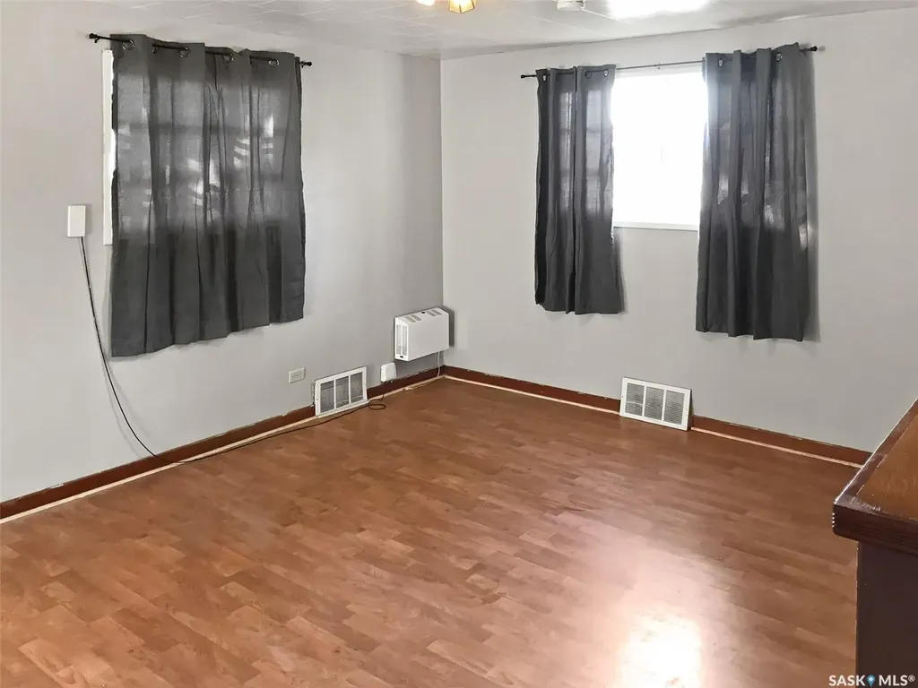 301 Cheadle Street E Swift Current SK S9H 1G5