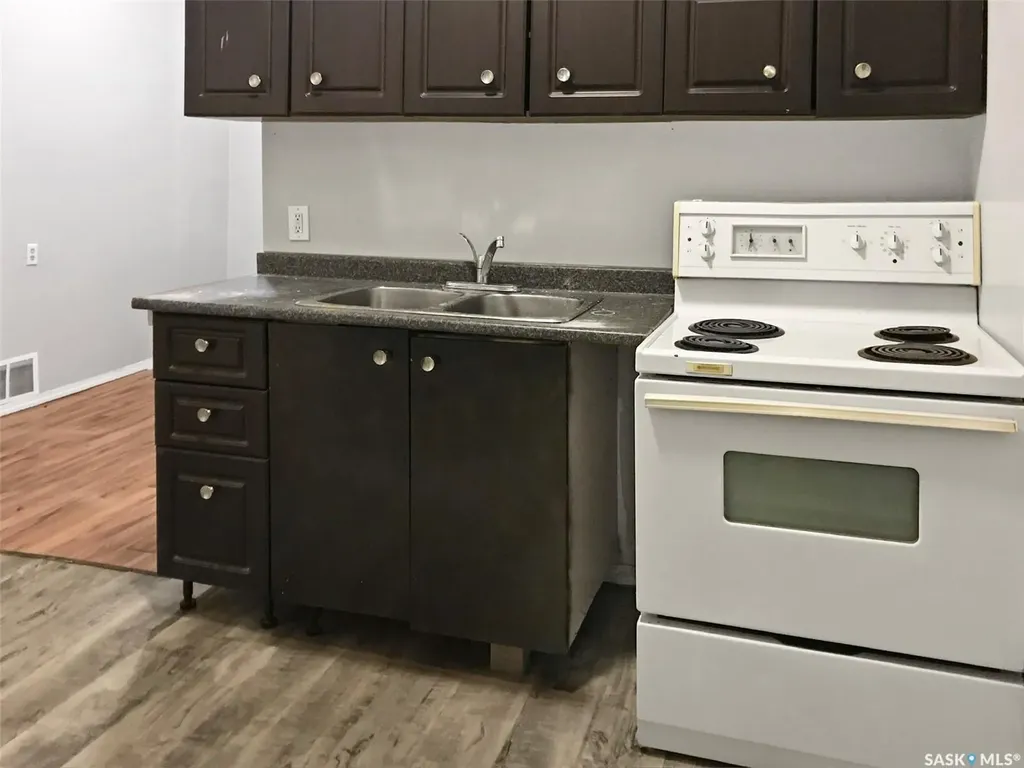 301 Cheadle Street E Swift Current SK S9H 1G5