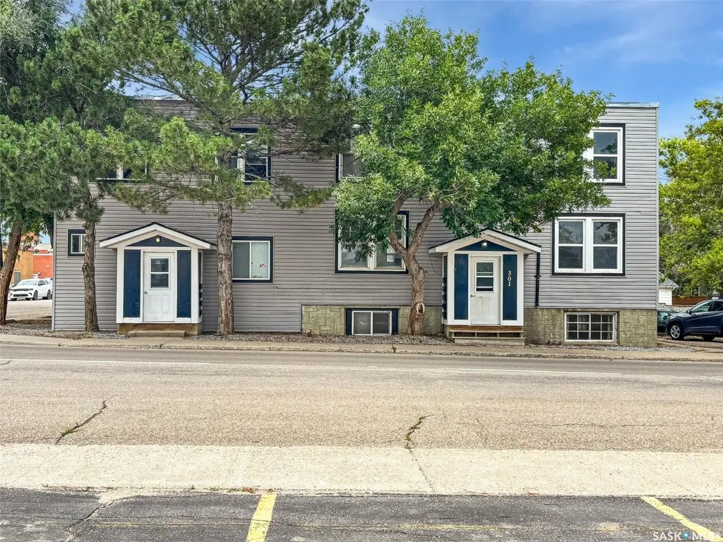 301 Cheadle Street E Swift Current SK S9H 1G5