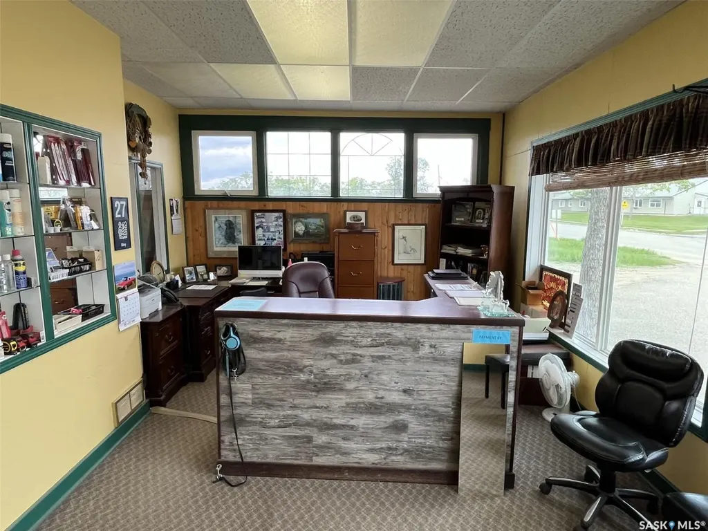 215 4 Highway N Rosetown SK S0L 2V0