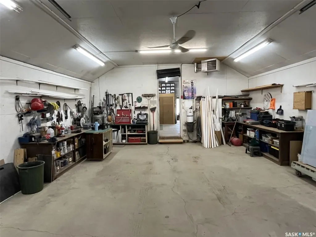 215 4 Highway N Rosetown SK S0L 2V0