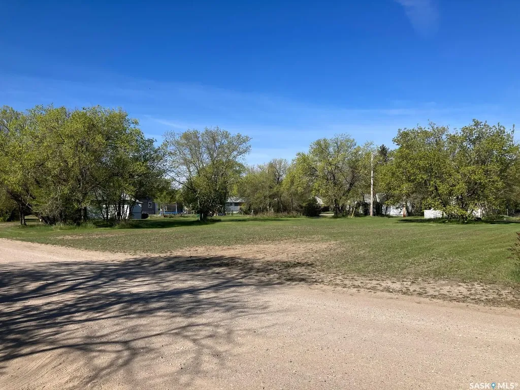 108-114 Kingsway Drive Nipawin SK S0E 1E0