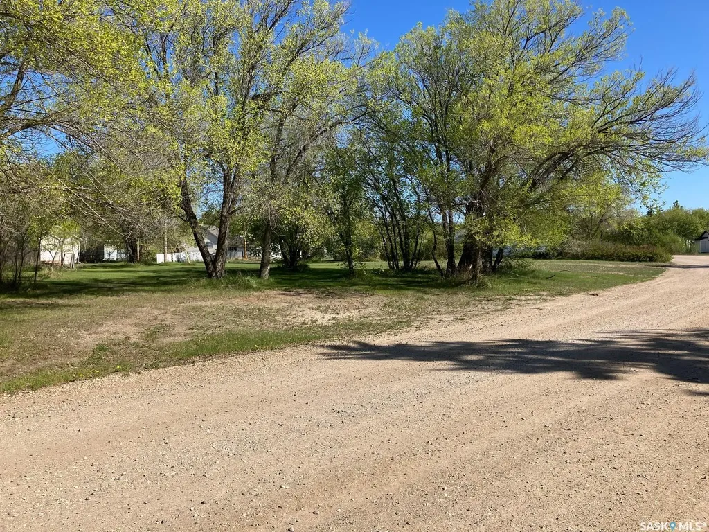 108-114 Kingsway Drive Nipawin SK S0E 1E0