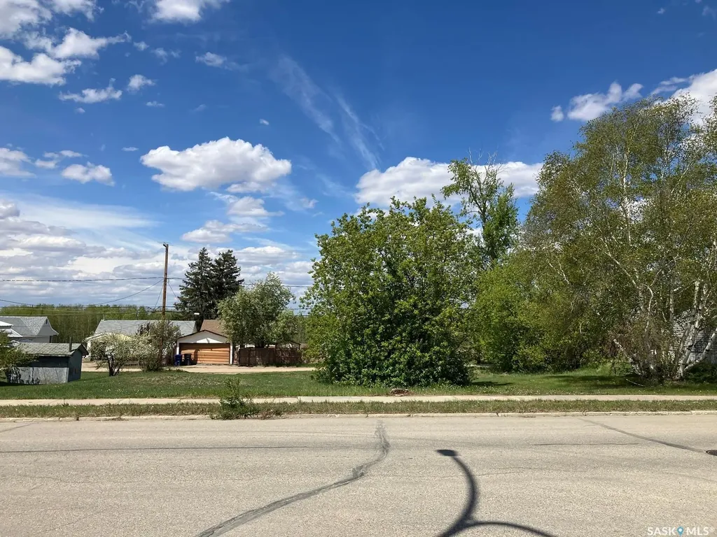 521 1st Street W Nipawin SK S0E 1E0