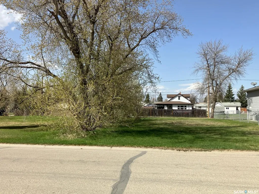 621 10th Avenue W Nipawin SK S0E 1E0