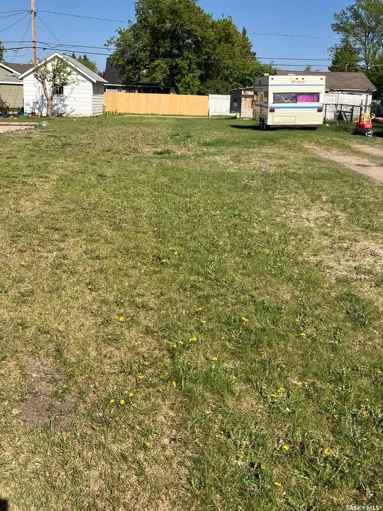 903 2nd Street W Nipawin SK S0E 1E0