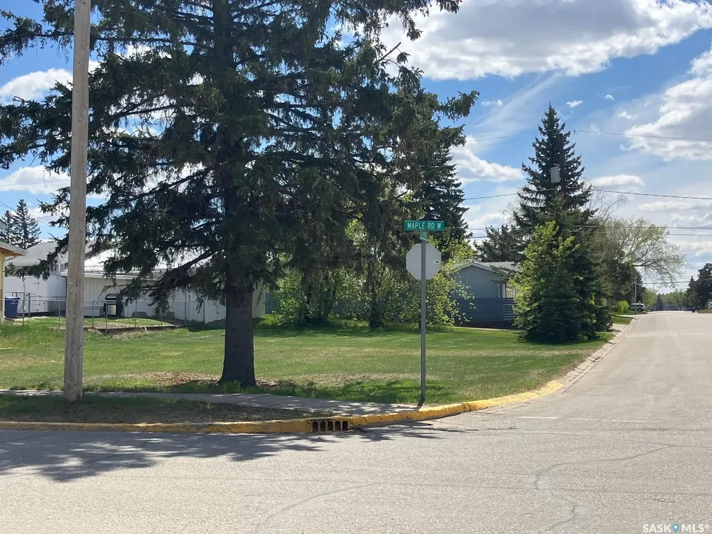 622 Maple Road W Nipawin SK S0E 1E0