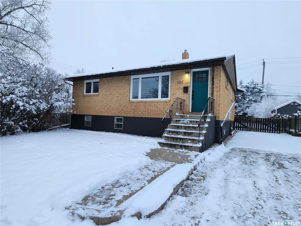 1533 Young Street Estevan SK S4A 0J5