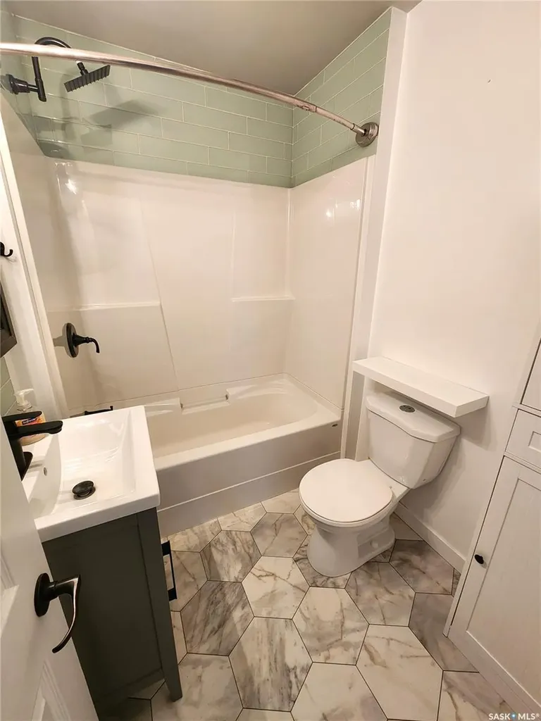 1533 Young Street Estevan SK S4A 0J5