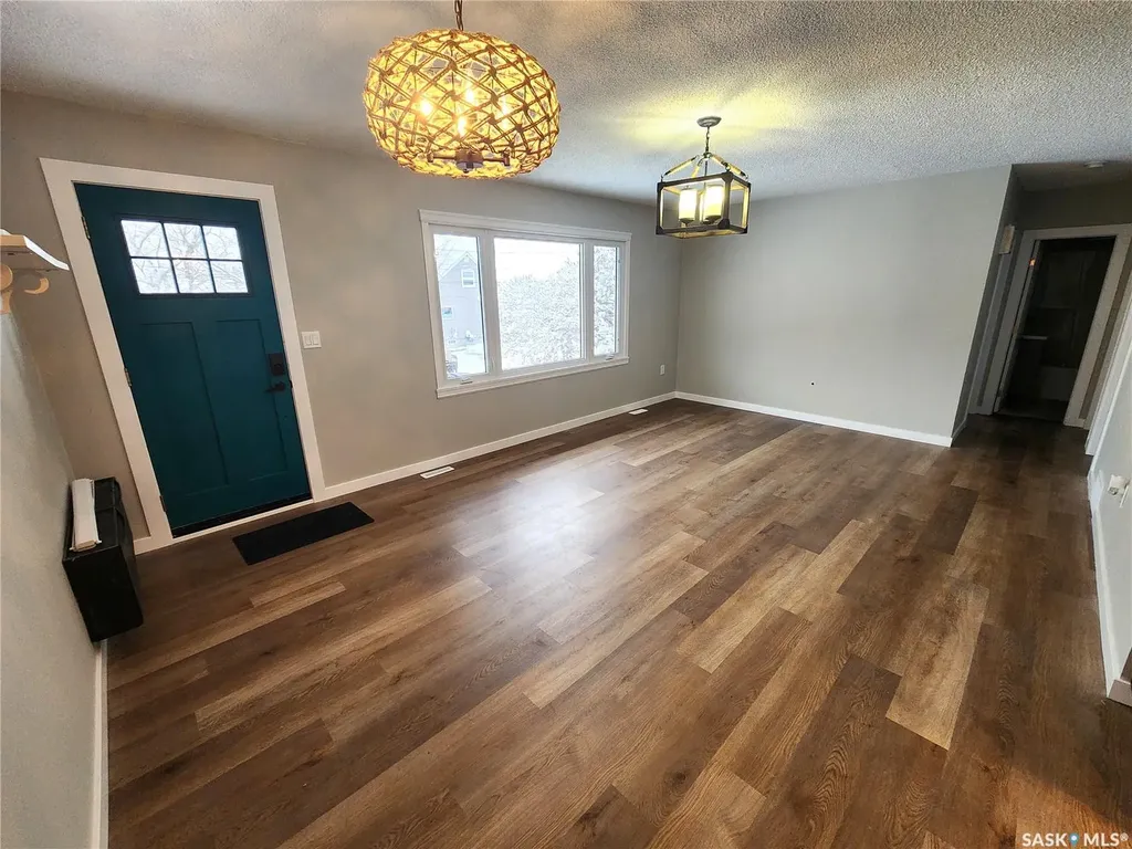 1533 Young Street Estevan SK S4A 0J5