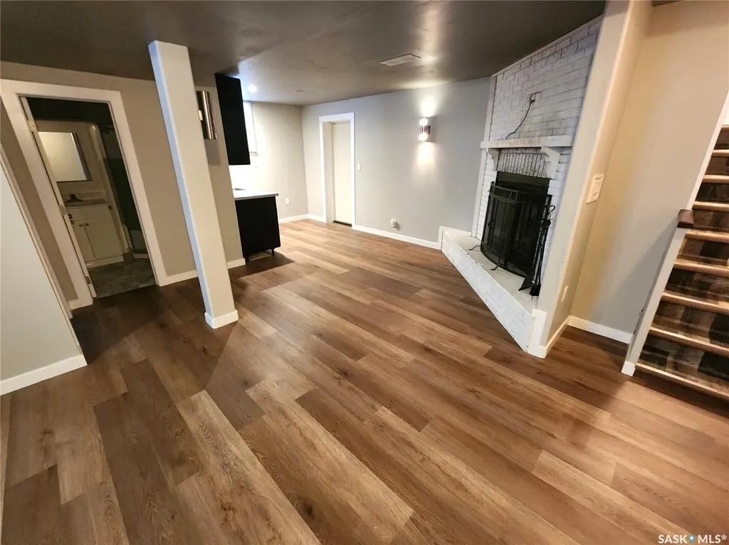 1533 Young Street Estevan SK S4A 0J5