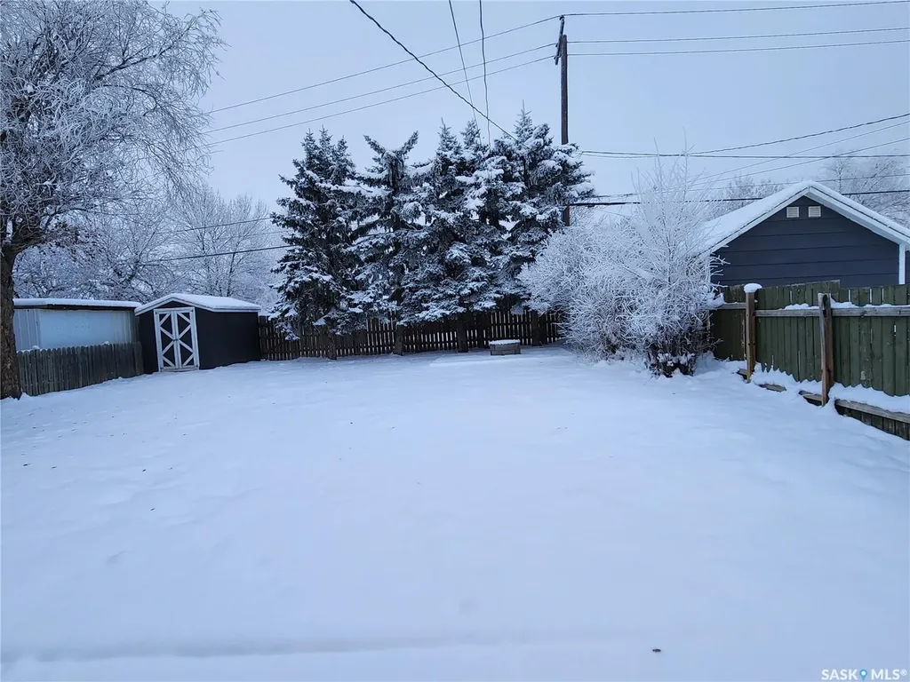 1533 Young Street Estevan SK S4A 0J5