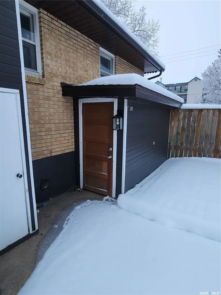 1533 Young Street Estevan SK S4A 0J5