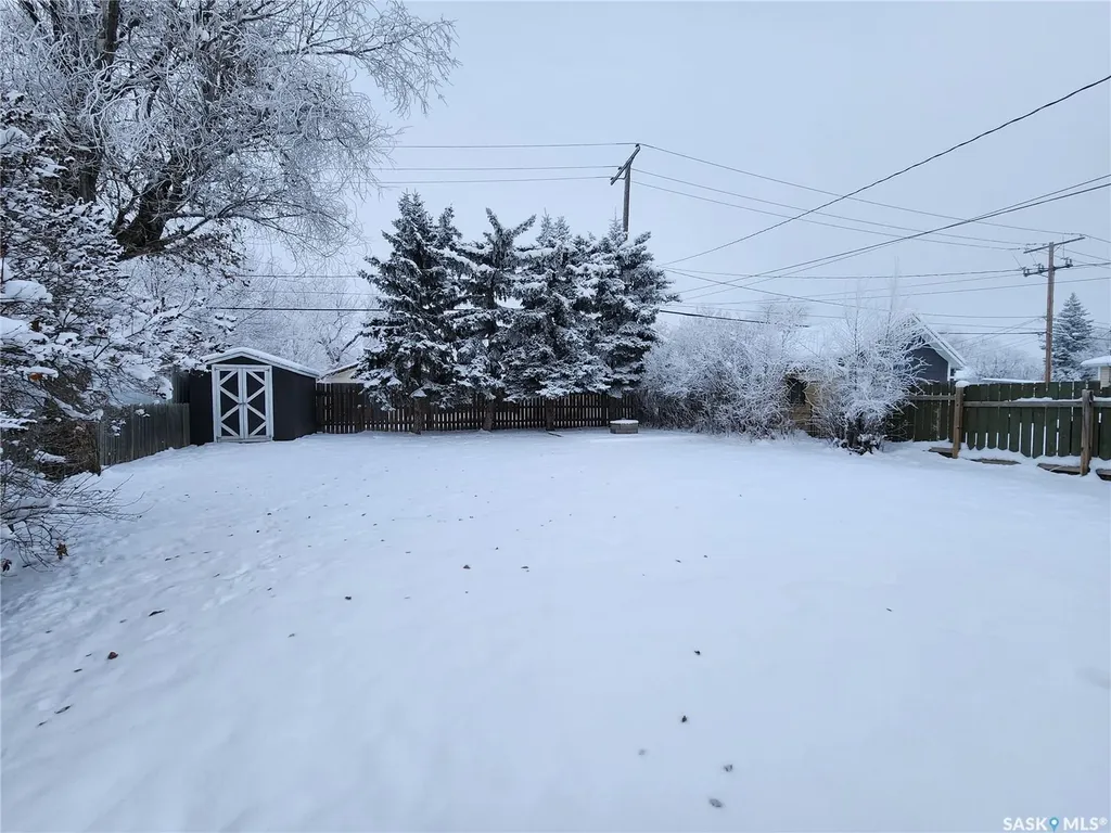 1533 Young Street Estevan SK S4A 0J5