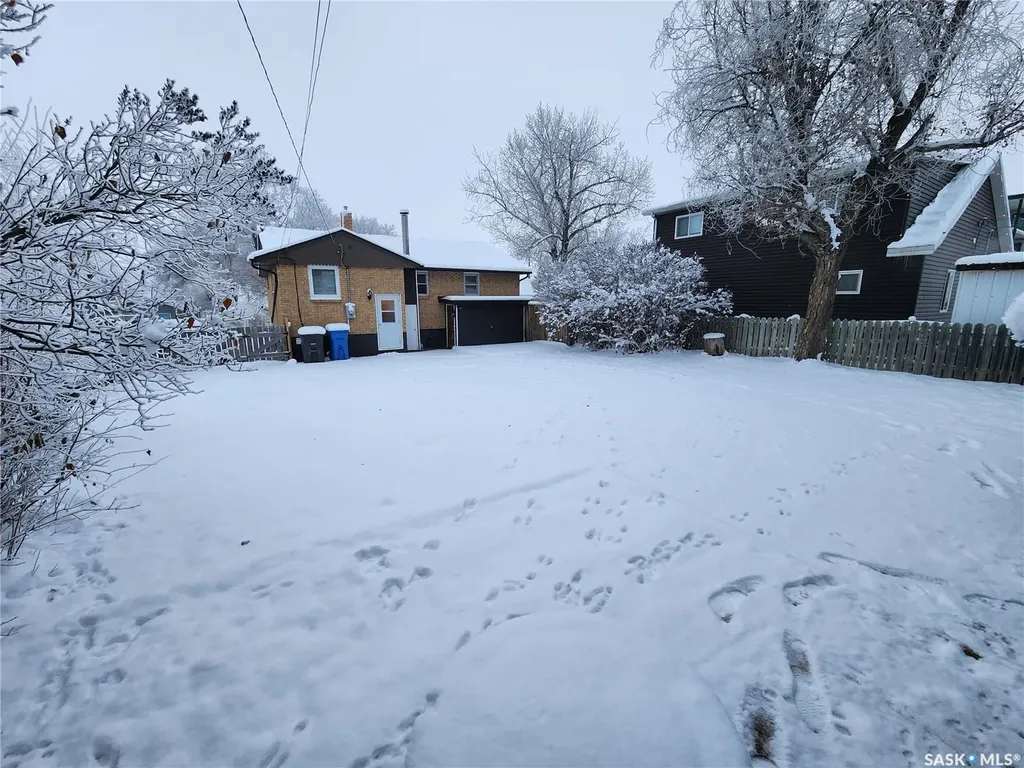 1533 Young Street Estevan SK S4A 0J5