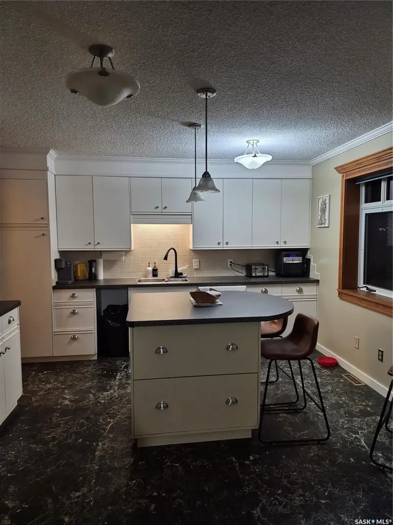 1809 Third Street Estevan SK S4A 0T1